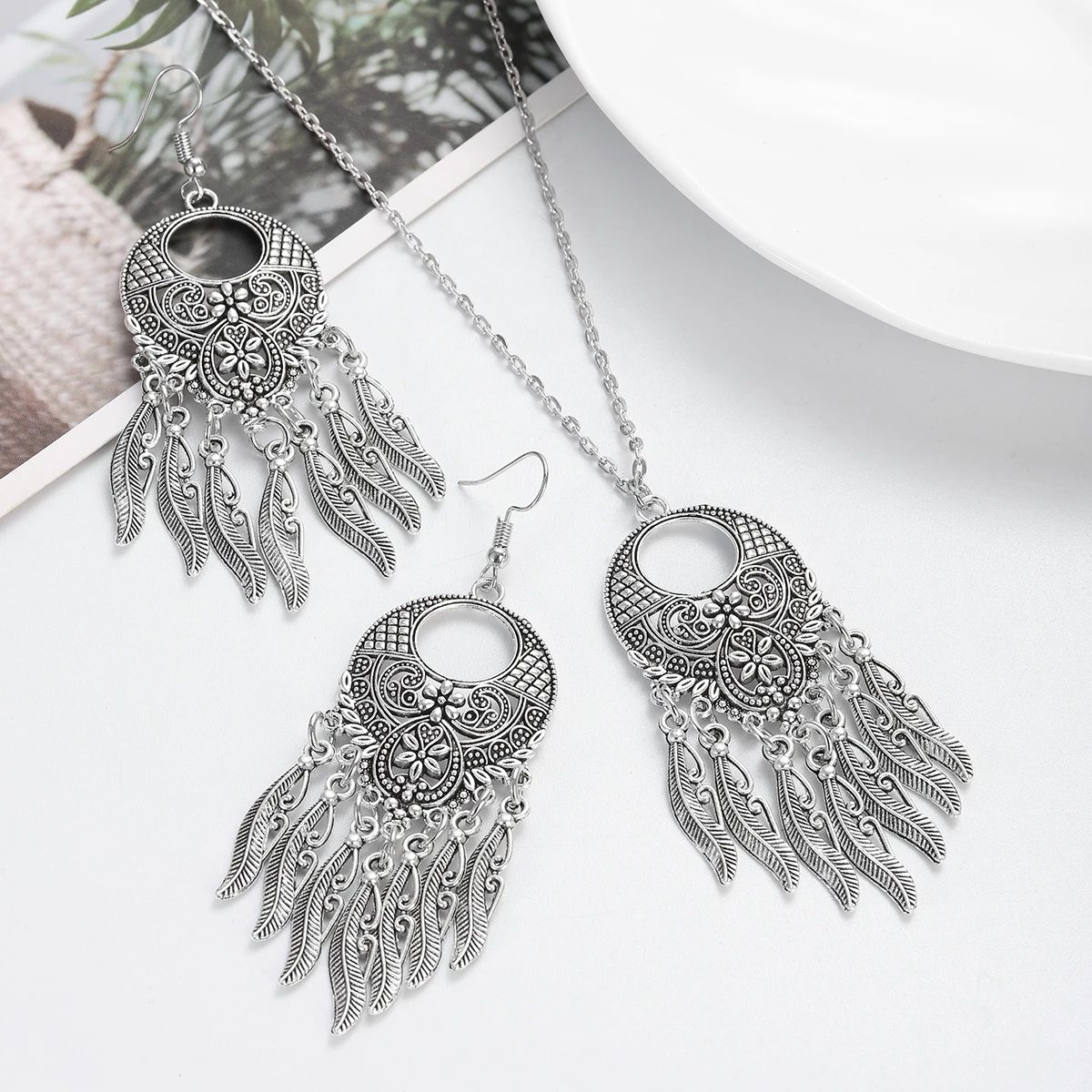 New Fashion Ethnic Silver Color Feather Tassel Jewelry Set Women\'s Vintage Geometric Carved Flower Long Dangle Earrings Sets