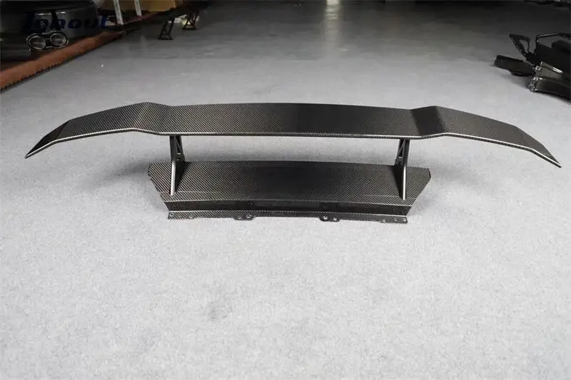 Aerodynamic Body Kit Used for Lamborghini LP610 Upgrading V-style Dry Carbon Fiber Rear Spoiler Tail Wing