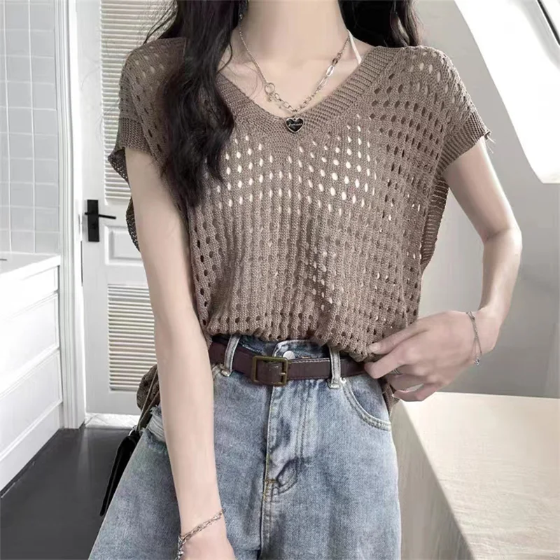 ABRINI Women Sexy Knit Shirt V-Neck Hollow Out Chic Loose Sleeveless Knit T-shirt Casual Beach Style Tops For Women 2024 Summer