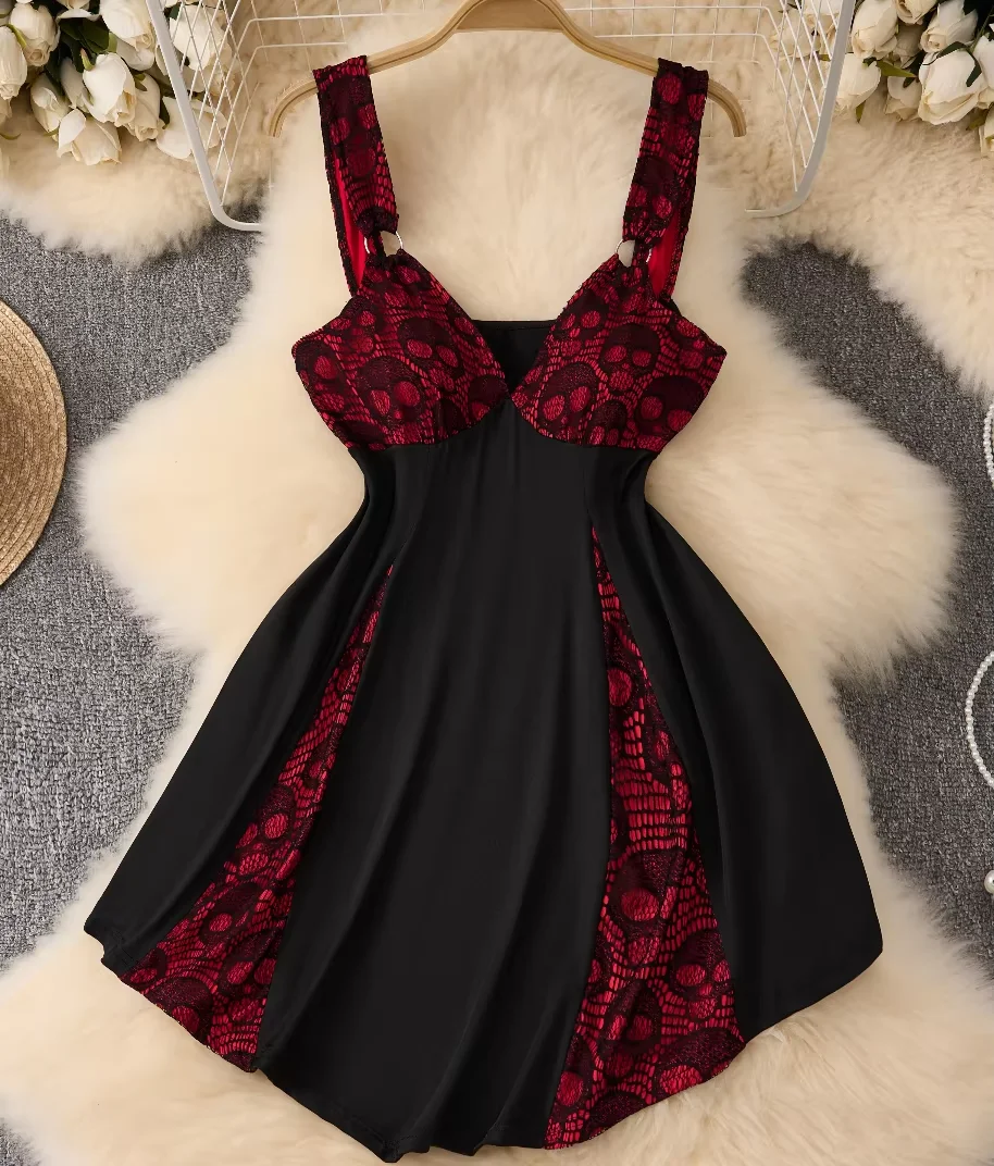

Women's Red Black Skull Lace Patchwork Dress - Gothic Sleeveless A-Line Mini Dress for Party & Clubwear