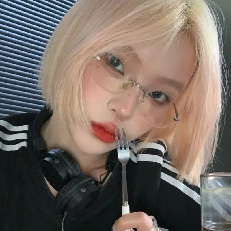 แว่นตาทรงสี่เหลี่ยมเล็กไร้กรอบสไตล์เกาหลีสำหรับผู้หญิง แว่นกันแดดเรโทร ฮาราจูกุ แว่นตาป้องกันแสงสีฟ้า แฟชั่น Y2K