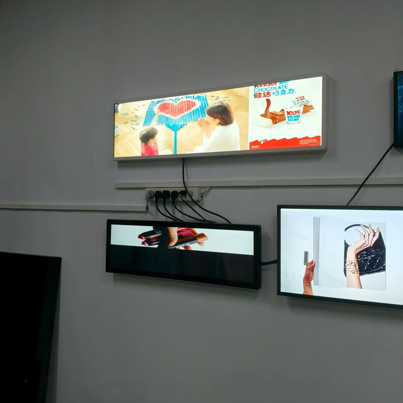 29/37/49/86 インチの長い LCD スクリーン広告機 Android/X86/ディスプレイ任意のサイズのカスタマイズ