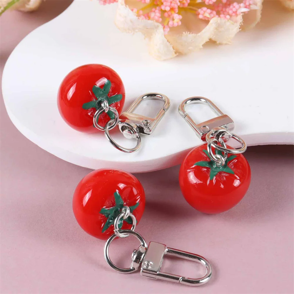 LLavero de simulación de tomate y fresa, 5 uds., llavero de moda, bolso, bolsos con dijes, adorno, decoración de teléfono de coche para mujeres y niñas, regalos