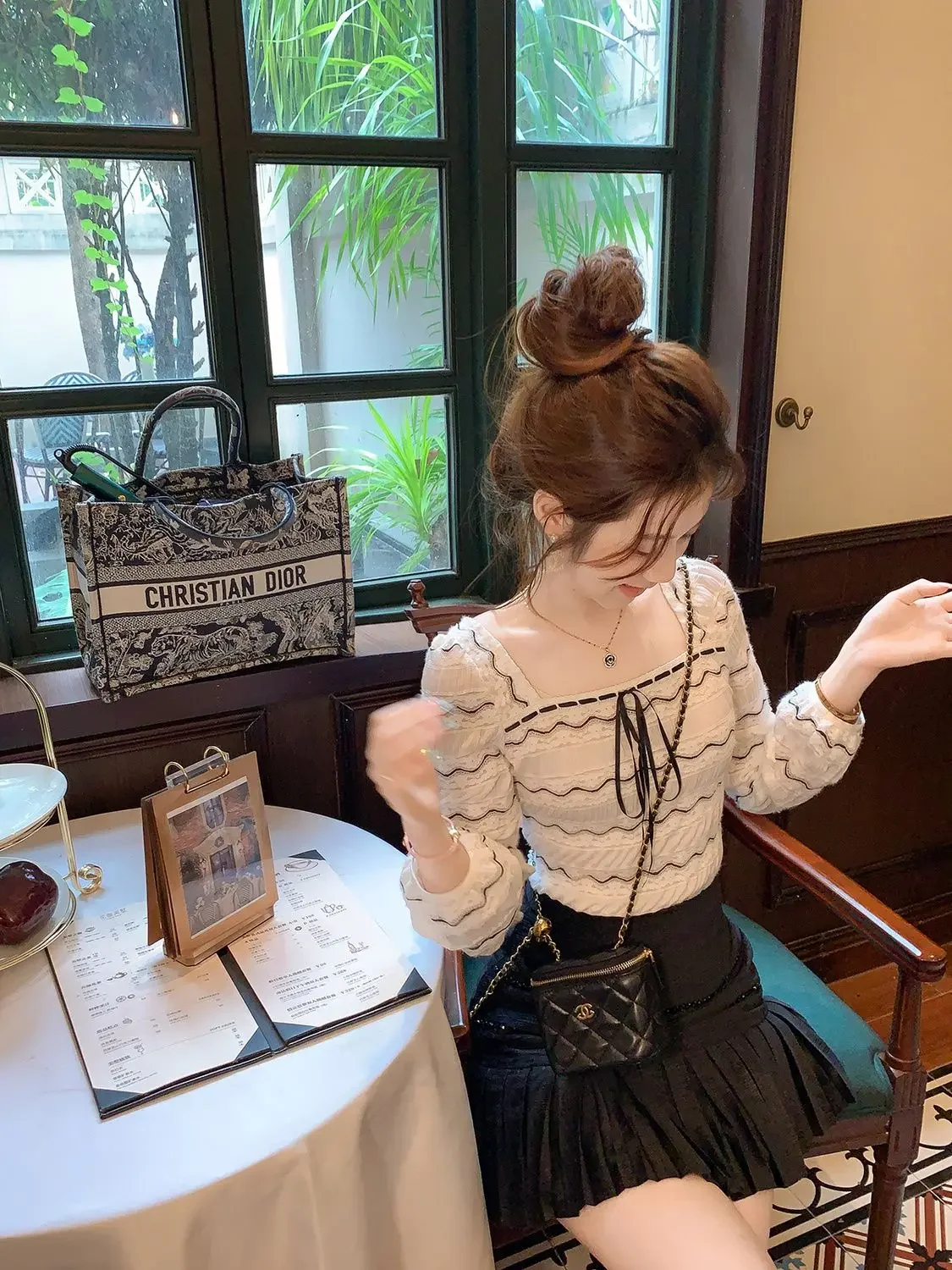 High End Temperament Square Collar Striped Lace Shirt for Women's New Style Small Fragrance Versatile Long Sleeved Base Top