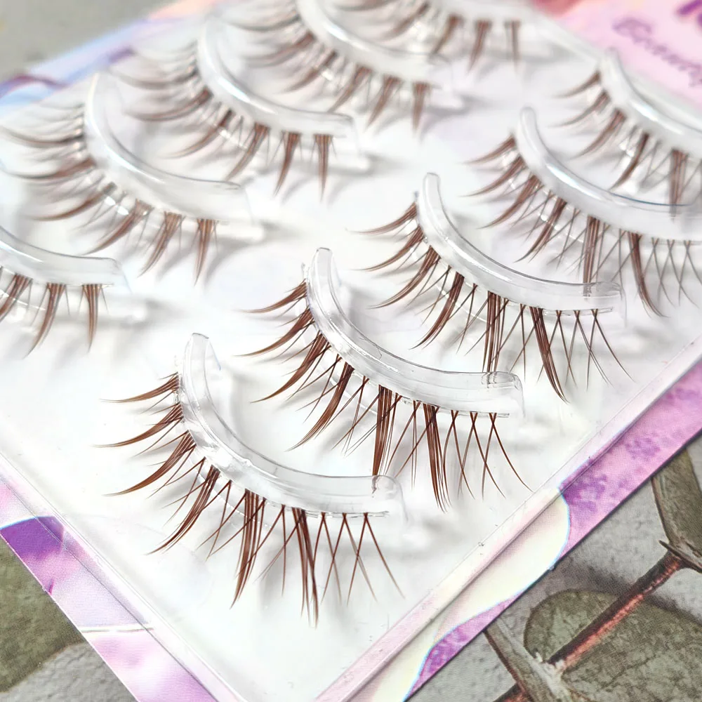 ICYCHEER Braune Farbe Falsche Wimpern Natürlich aussehende Wispy Längliche Wimpernverlängerung Katzenwimpern Wimpern Geflügeltes Ende