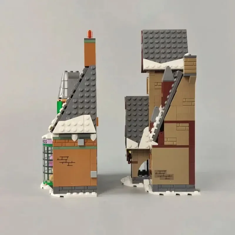 Compatible with 76388 Movie Magic World Building Block Creative Collage Toy Building Street Scene Brick 851 Children's Toy Gift