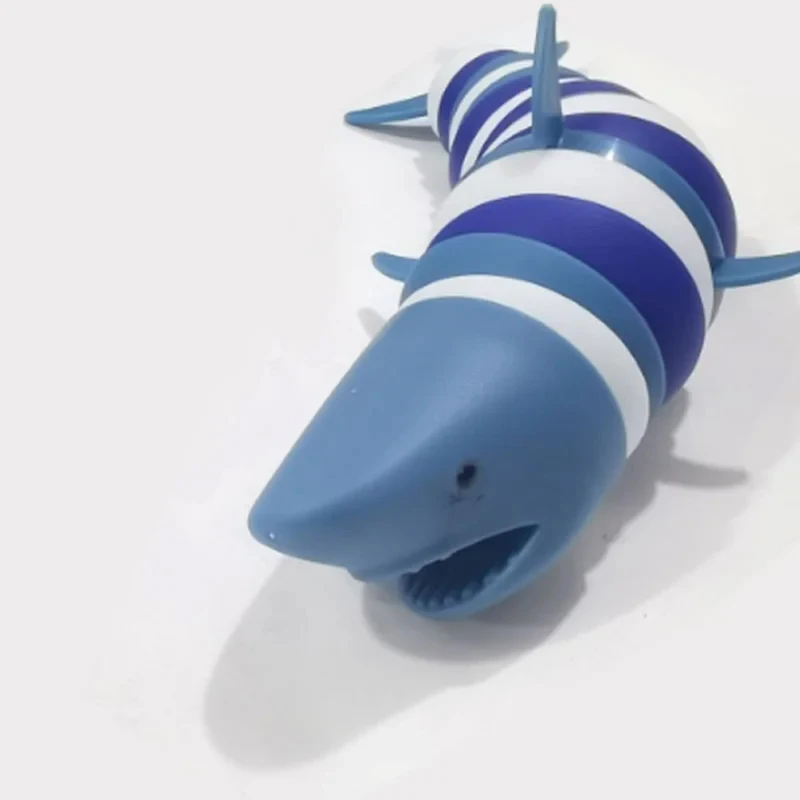 1pcs 22cm Toys Shark Dark and Light Colors Simulation Decompression Children Educational Venting Simulation Toys