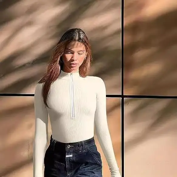 Tutina lunga sexy con cerniera frontale e pantaloni ort a vita media ultra sottili dal design a costine per la stagione primaverile delle donne