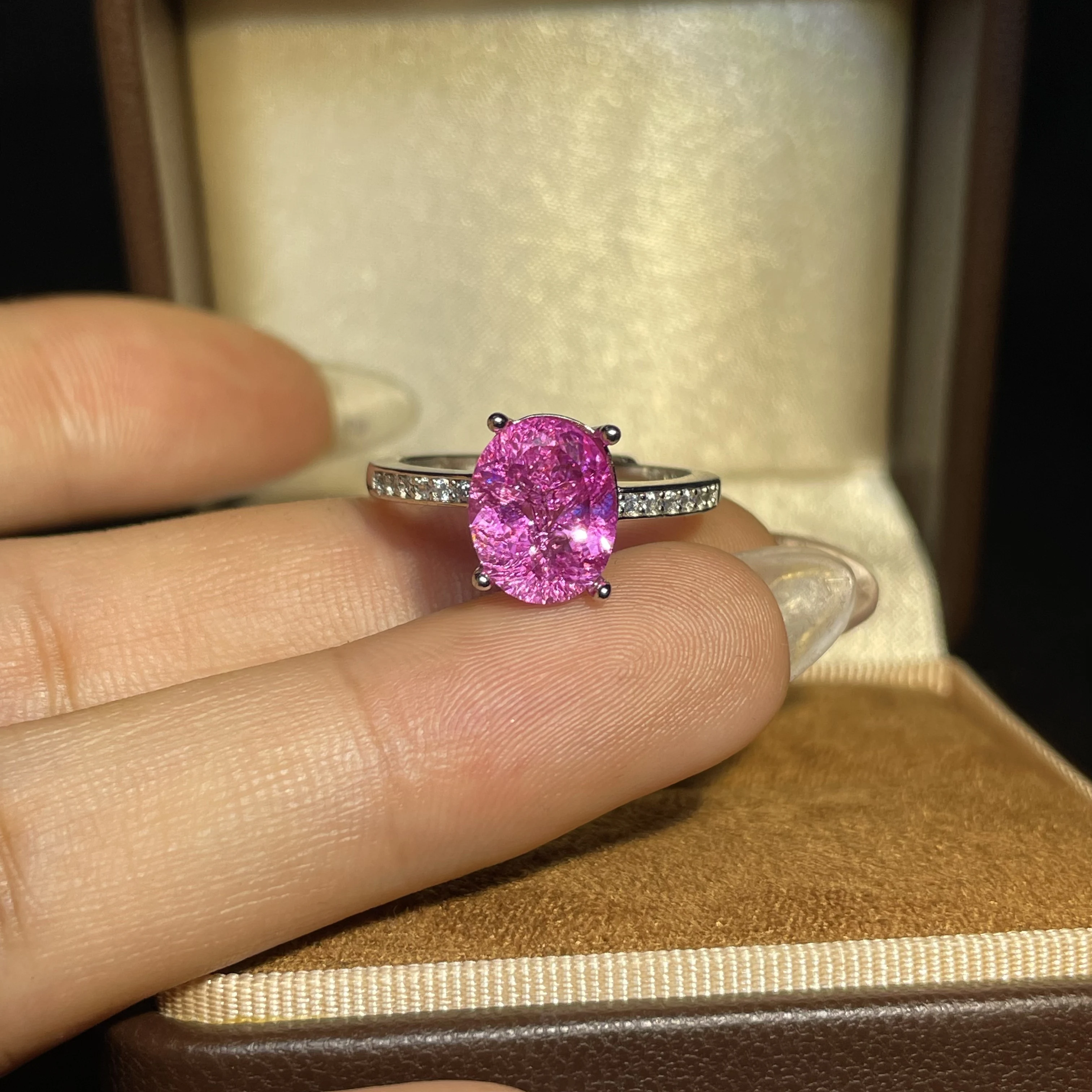 6Ct small-grain sapphire ring with row of diamonds. Simple and elegant design. Ideal gift for daily commuters. 8*10mm 4