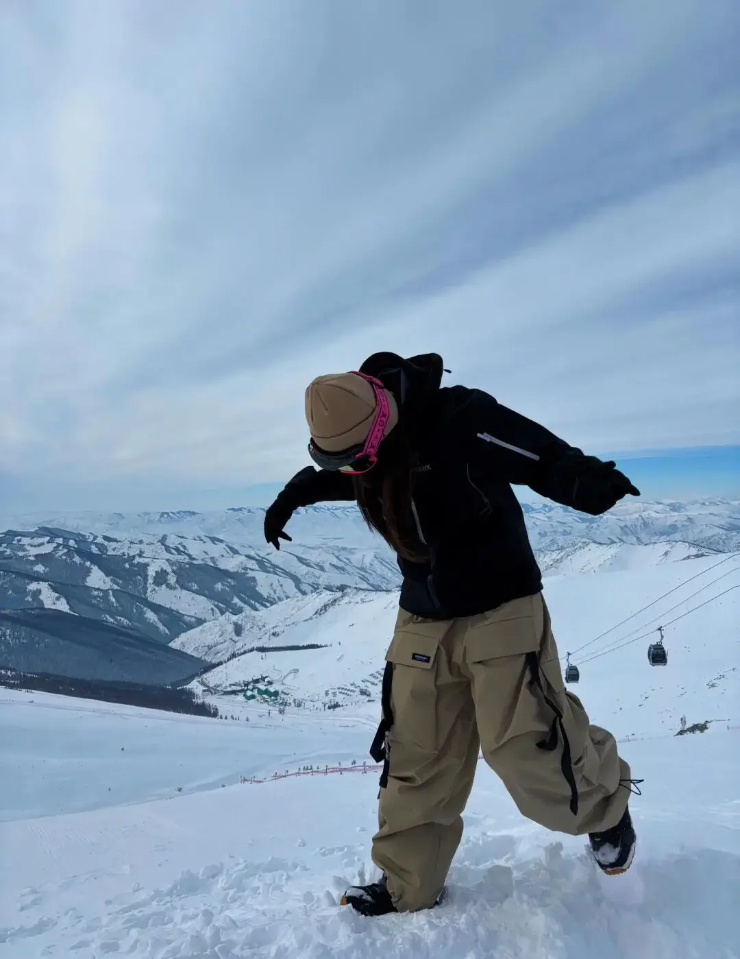 

2025 new Snowboard Windproof Waterproof Snow Pants M en's And Women's Multi-pocket Ski Oute rwear Casual Pan ts OT2