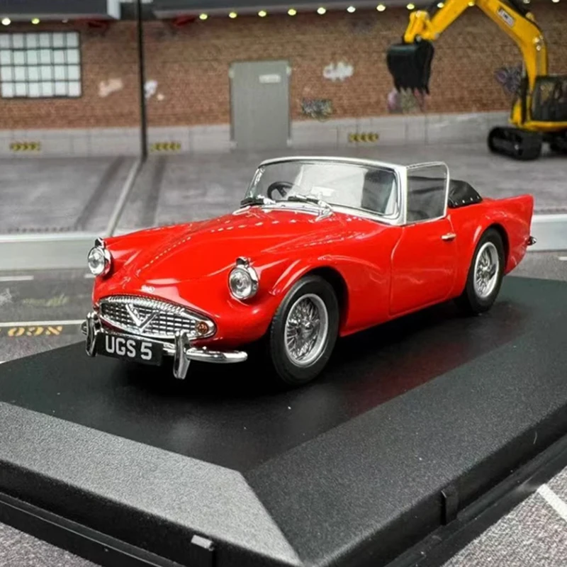 OXFORD Diecast 1:43 Scale SP250 Roadster 1959 Alloy Retro Car Model Finished Product Simulation Toy Collection Gift Static Model