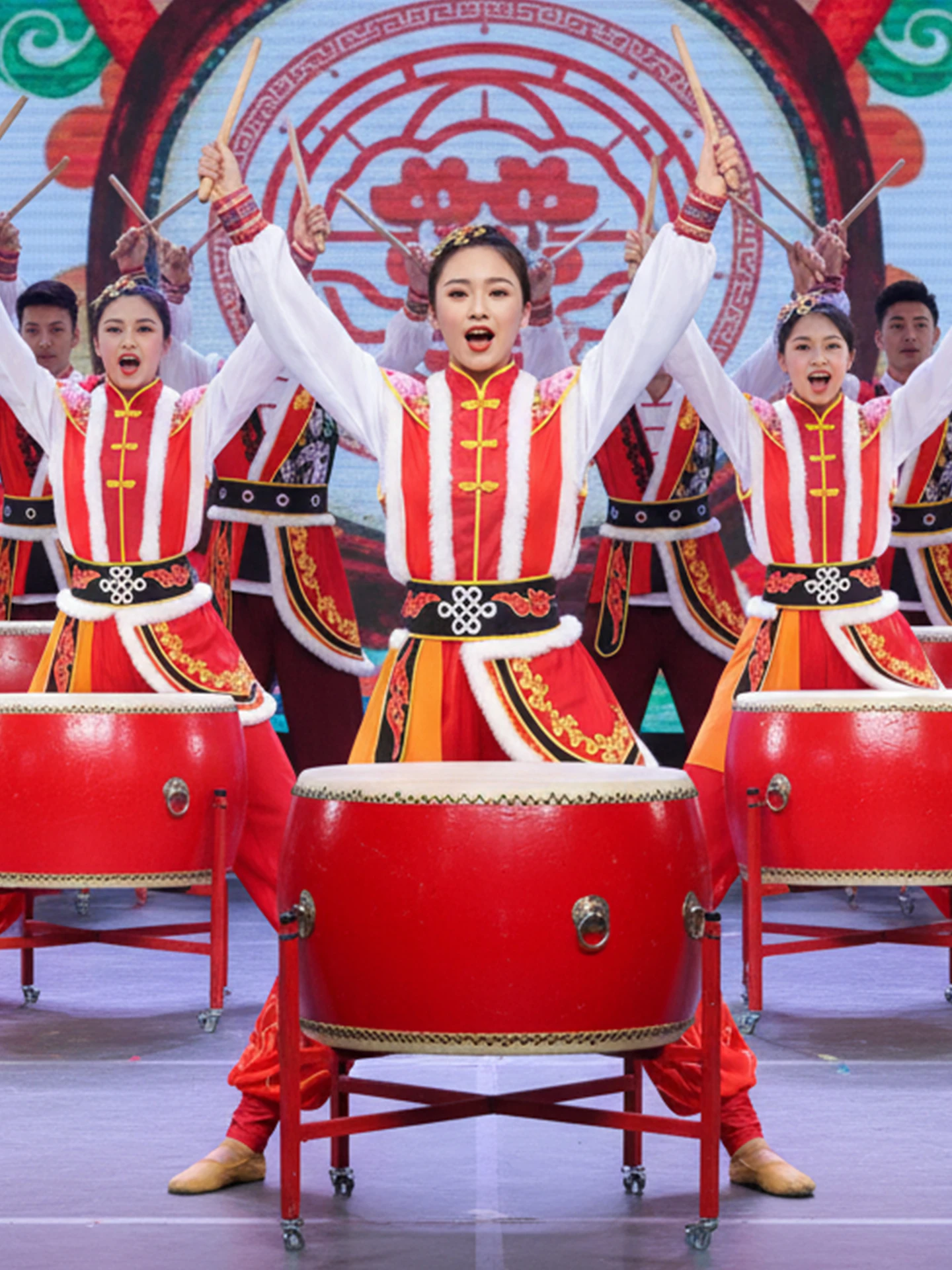 

Новый костюм для выступлений с барабанами 2026 года для взрослых: мужской и женский, для танца дракона, зимний сценический, этническая одежда для женщин