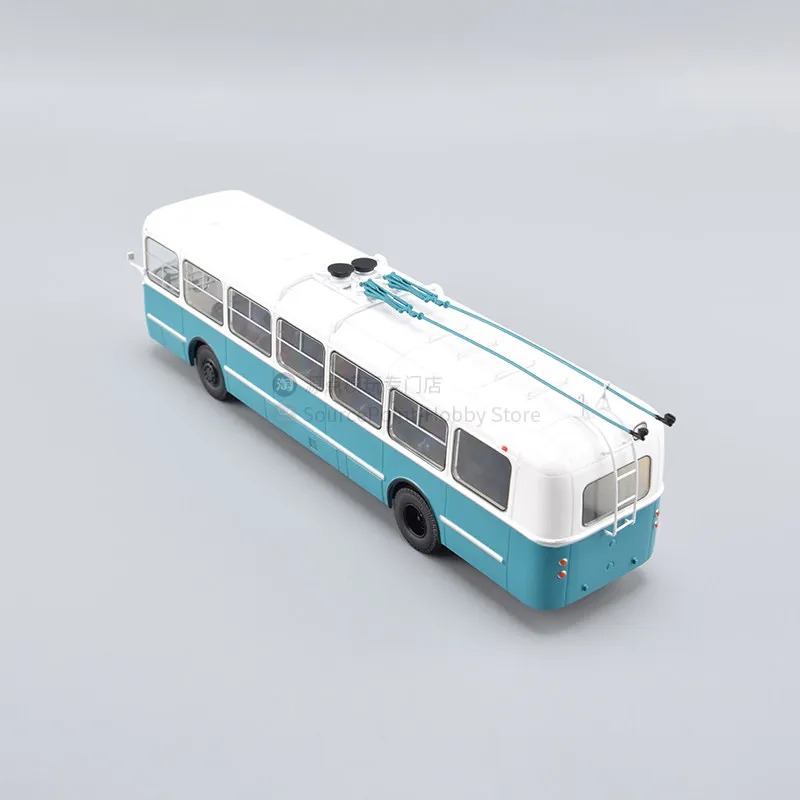 Diecast 1:43 Scale ZIU-5G Classic Trackless Bus Alloy Car Model view 3