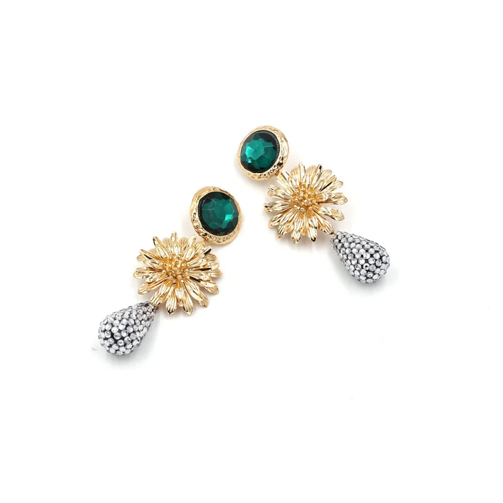 

1Pair Metal Flower Earrings Lightweight Creative Ear Drop Dangle Elegant Jewelry Gift for Women Friends