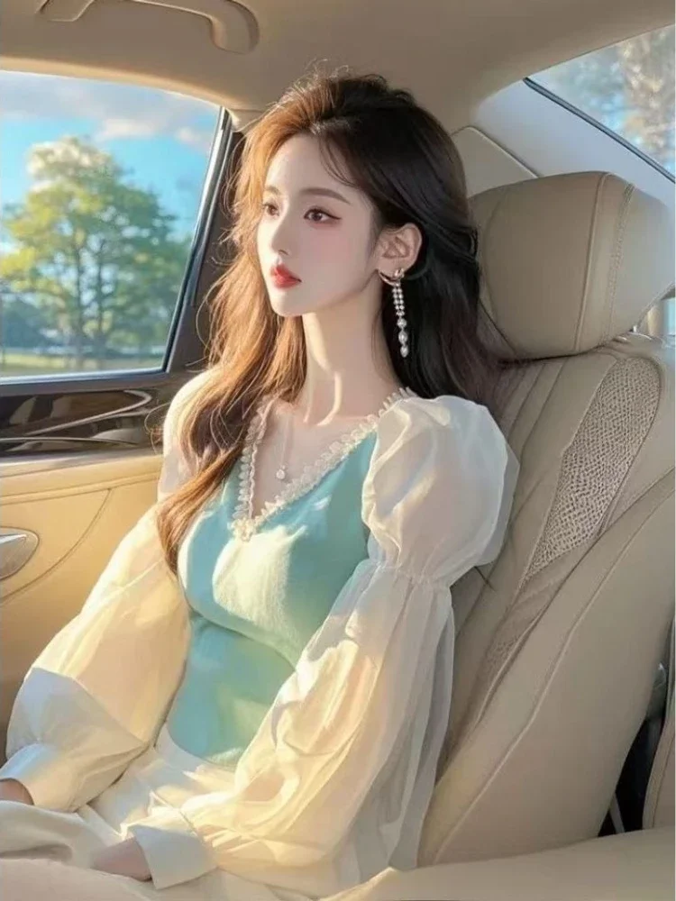 

French Sweet Blouses V Neck Puff Sleeve Shirts Lace Ruffles Patchwork Tops 2025 New Spring Female Slim All Match Women Clothing