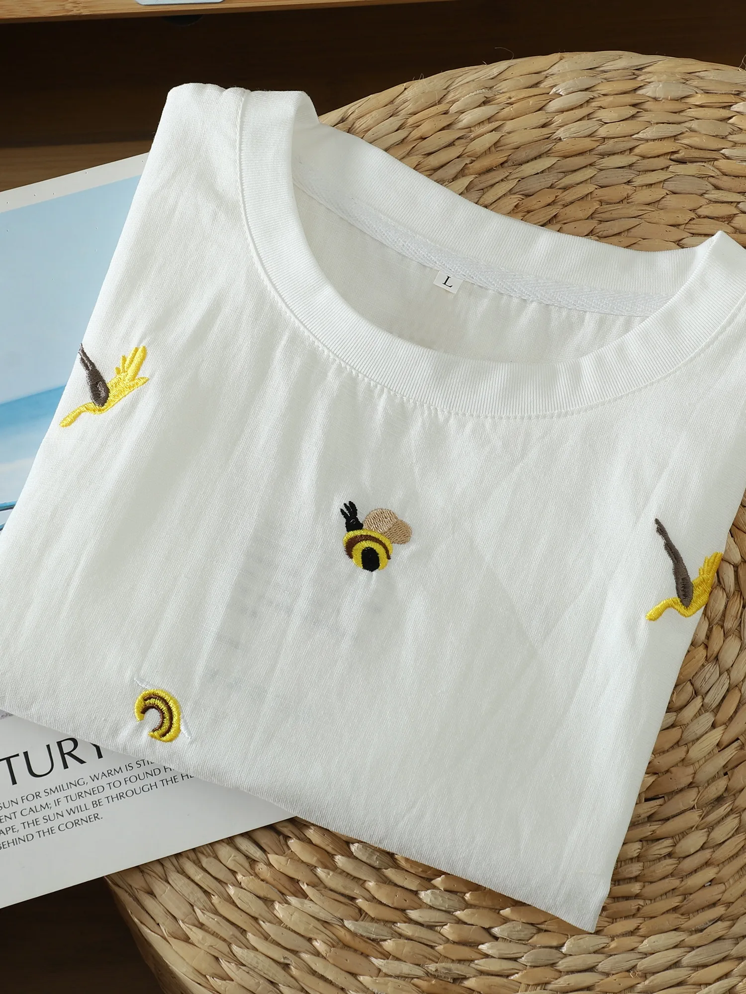 Elegant Bee Embroidery Short Sleeve T-Shirt Women's Summer Fashion Loose Versatile Slim round Neck Cotton Linen Top Shirt