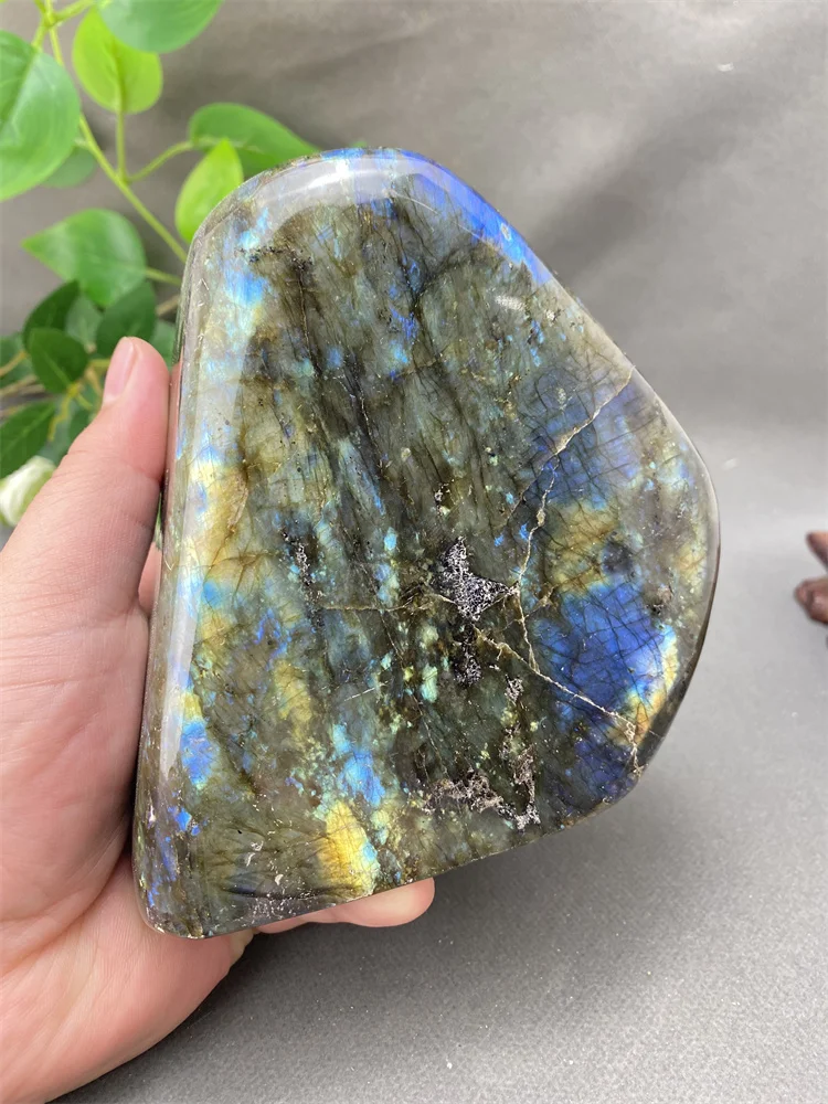 Natural Labradorite Crystal Stone Angel Feng Shui Home Decor Sacred Altar Ornament for Spiritual Healing