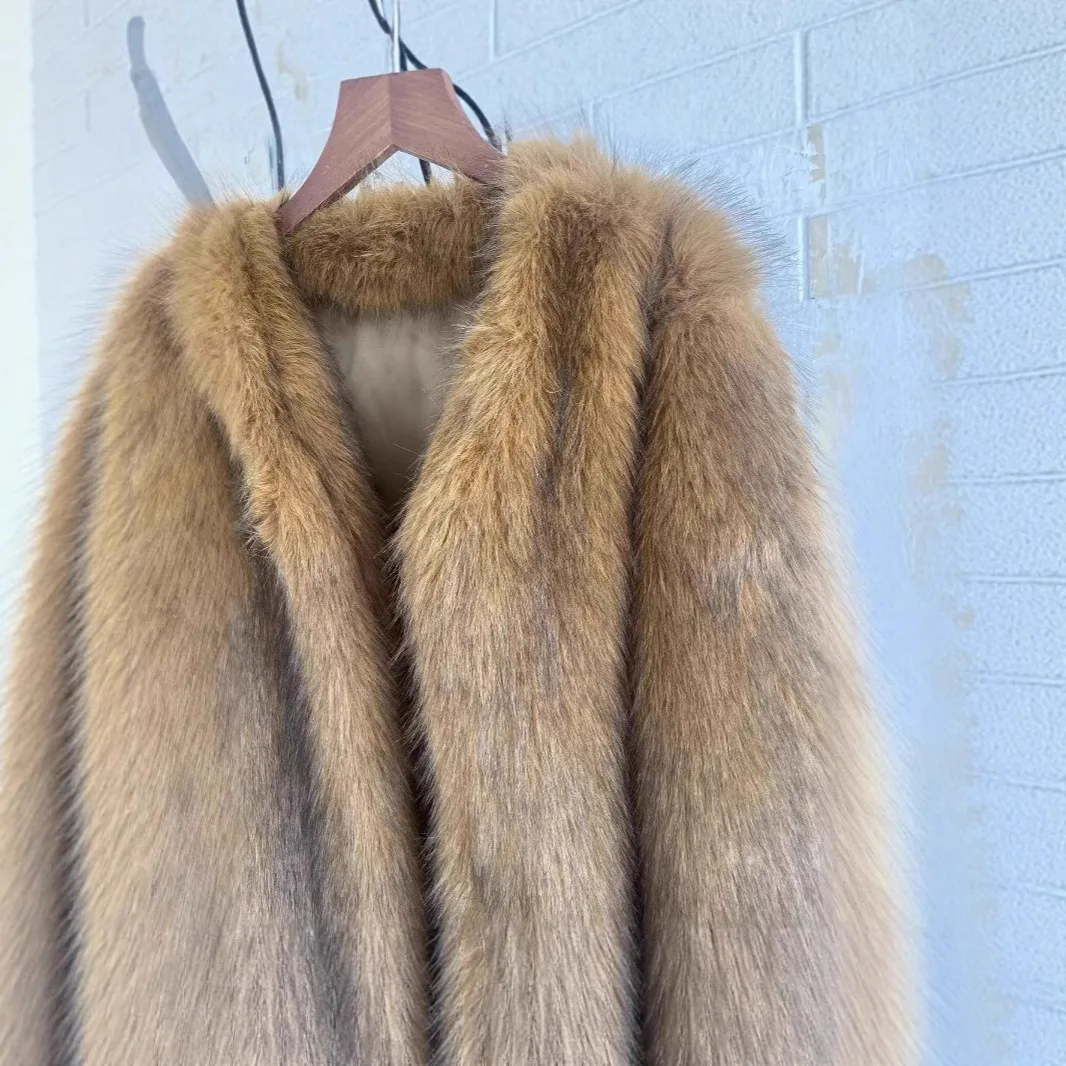 معطف فرو صناعي متدرج للنساء لشتاء 2025 على شكل حرف v منفوش دافئ من فرو الثعلب للسيدات سترة فضفاضة تناسب سترة نسائية من الفرو الصناعي #4