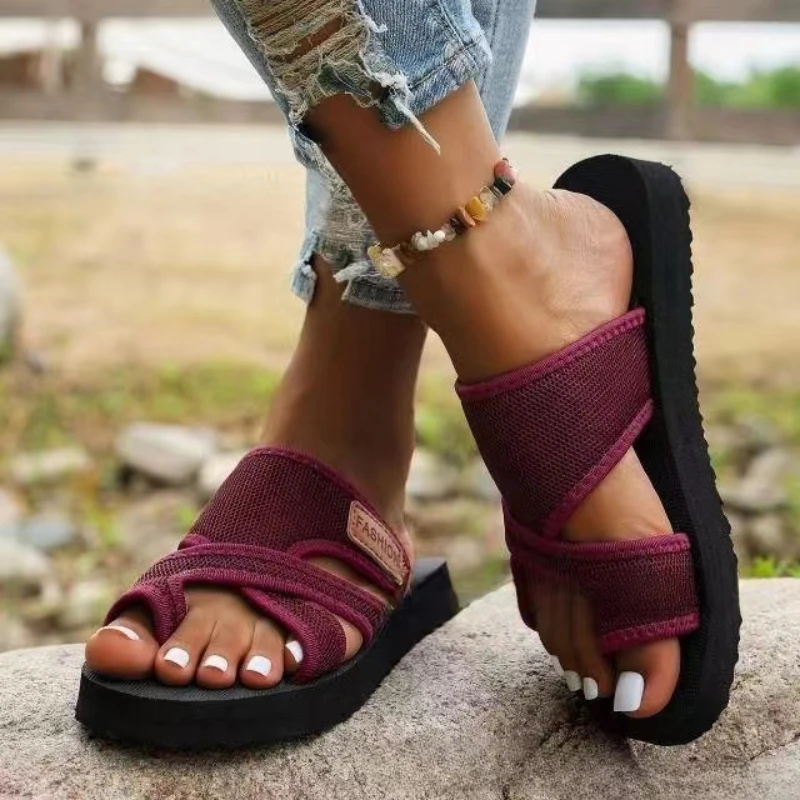 Sandals For Women Shoes Woman 2024 Trend Flat Thong Sandals Fashionable Outdoor Beach Thong Sandals Running Flip Flops Pantuflas