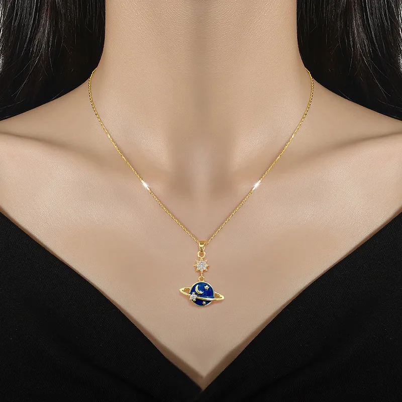 Collier pendentif Saturne pour femme, tour de cou Saturne planète, émail bleu, micro-incrusté, personnalité de la mode, bijoux, cadeau d'anniversaire