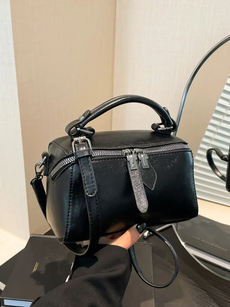 

Elegant Commuter Women's Crossbody Bag Fashionable Trendy Handbag Shoulder Bag Small Square Bag Casual Versatile Work Bag