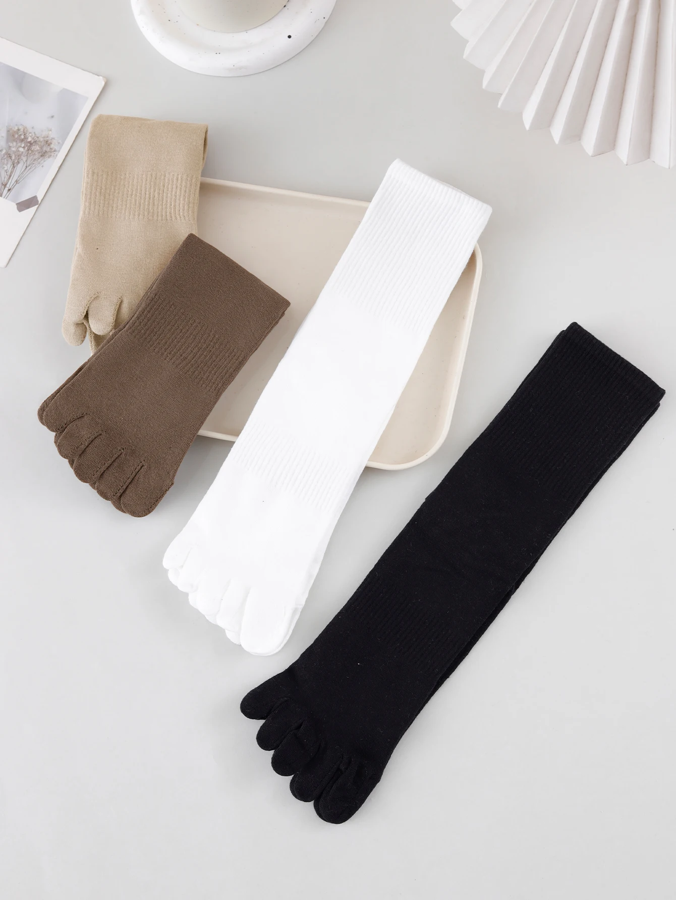 Ladies Random Color Striped Comfortable Simple Match All-Season Toe Separating Socks 1/2/4 Pairs Pack