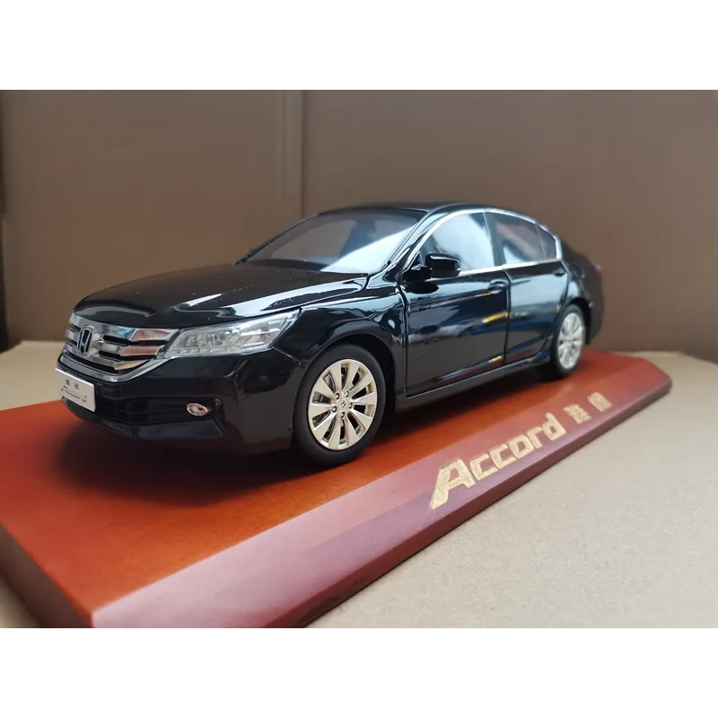 

Diecast 1:18 Scale Original Guangqi Honda 9th Generation ACCORD Alloy Car Model Collectible Toy Gift Souvenir