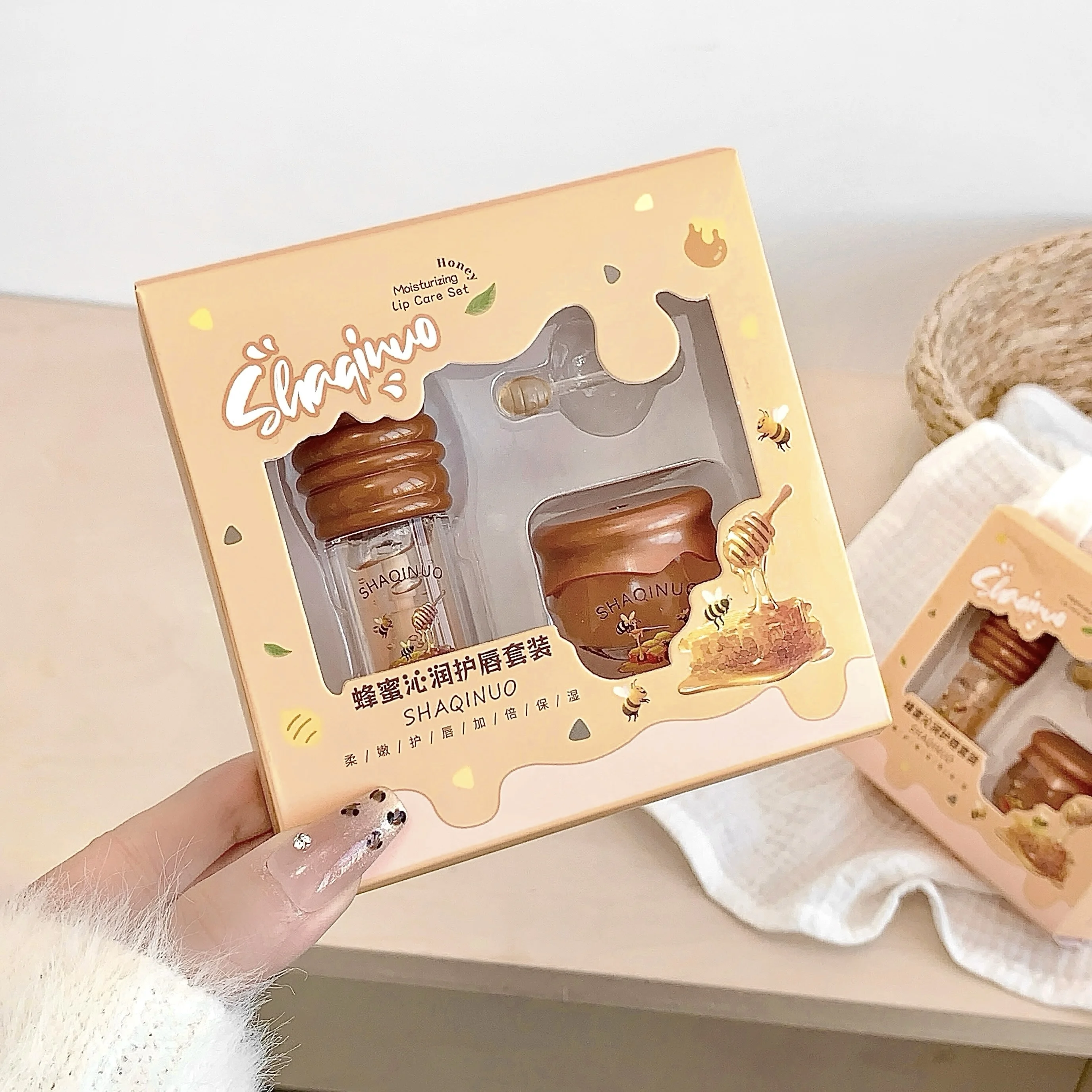 Thumbnail 2 - #92 Lip Primer List of Top Picks