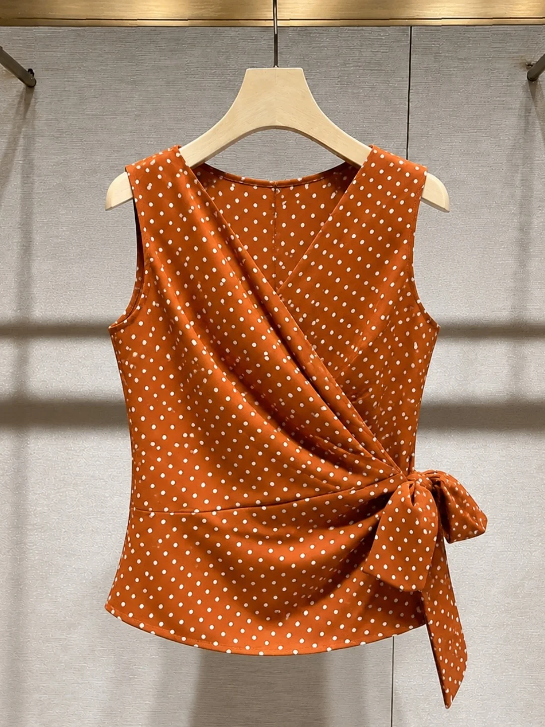 

Elegant Polka Dot Belted Vest Women's Summer Fashion Top Slimming Versatile Casual Style Tie Waist Design Casual Wear