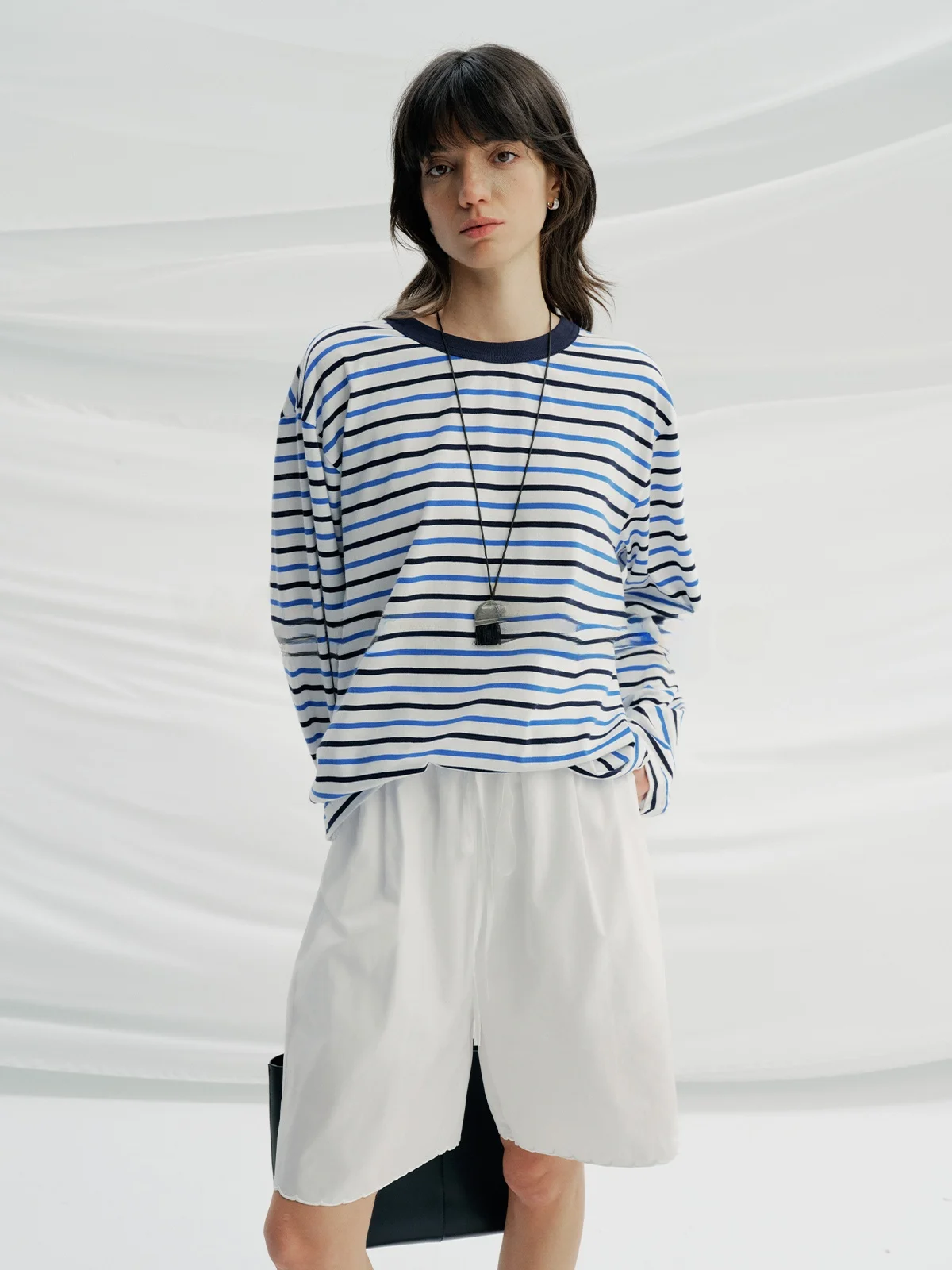 

Повседневная женская футболка в полоску с длинным рукавом, весна-лето, свободный крой, из чистого хлопка, приятная к телу, комфортная, с круглым вырезом, струящаяся, комфортная.