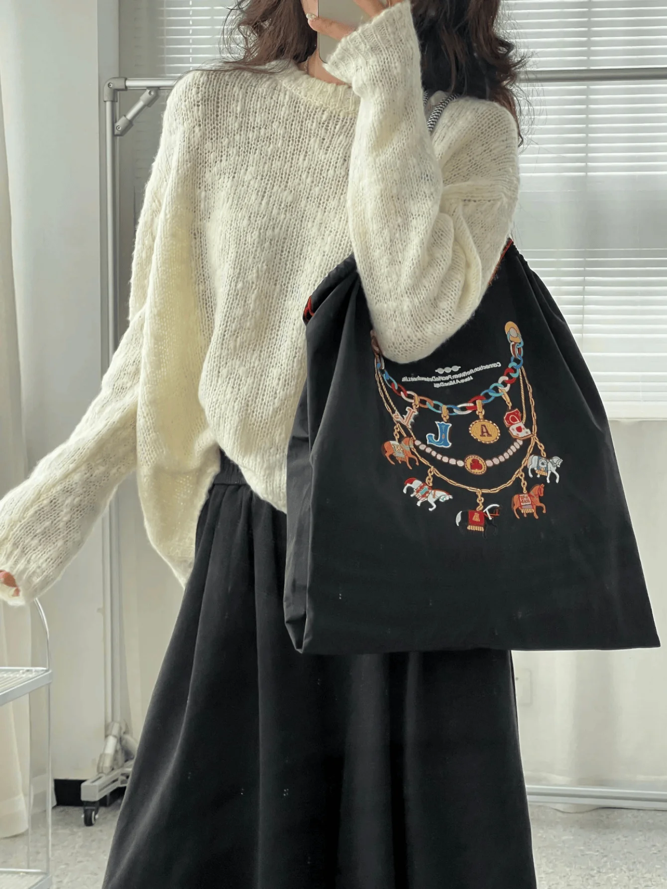 حقيبة كتف نسائية جديدة مطرزة على الطراز الياباني، حقيبة تسوق ذات سعة كبيرة، خفيفة الوزن وقابلة للطي، مناسبة للتنقل والسفر والترفيه والعطلات والحفلات