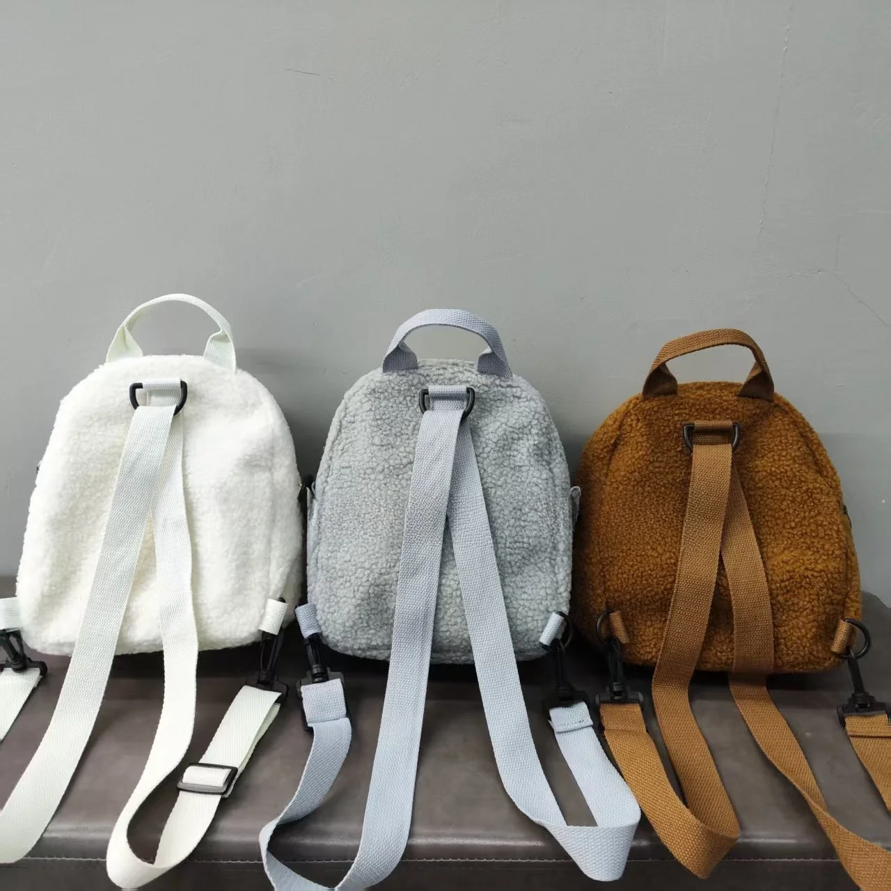

Cute Bear Rabbit Lamb Fur Bapa Small Size Single oulder Bag for Girls Autumn Winter Faion Trend Plu Material Bag