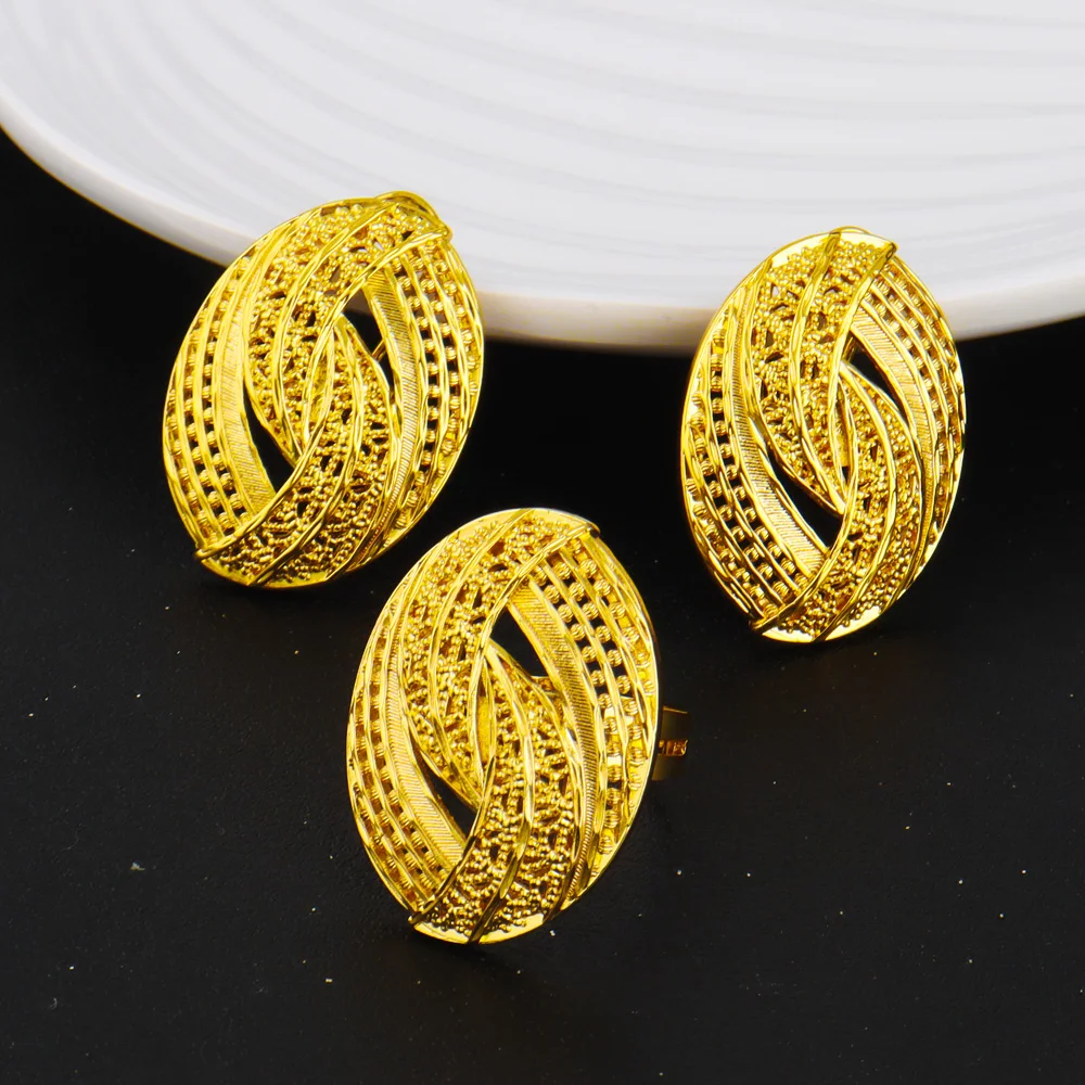 

Elegant Nigerian Gold-Tone 3-Piece Jewelry Set for Women – Dubai-Inspired Egg-Shaped Necklace, Noble Stud Earrings & Luxury Rin
