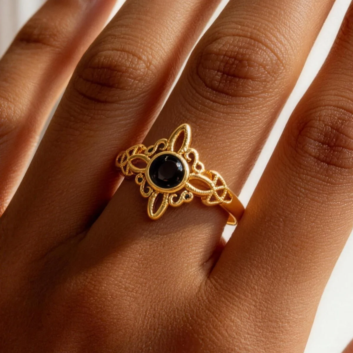 Witches Knot Rings for Women Men Black Stone Flower Pattern Cross Ring Trinity Knot Jewelry Amulet Witch Charm Spiritual Gift ﻿