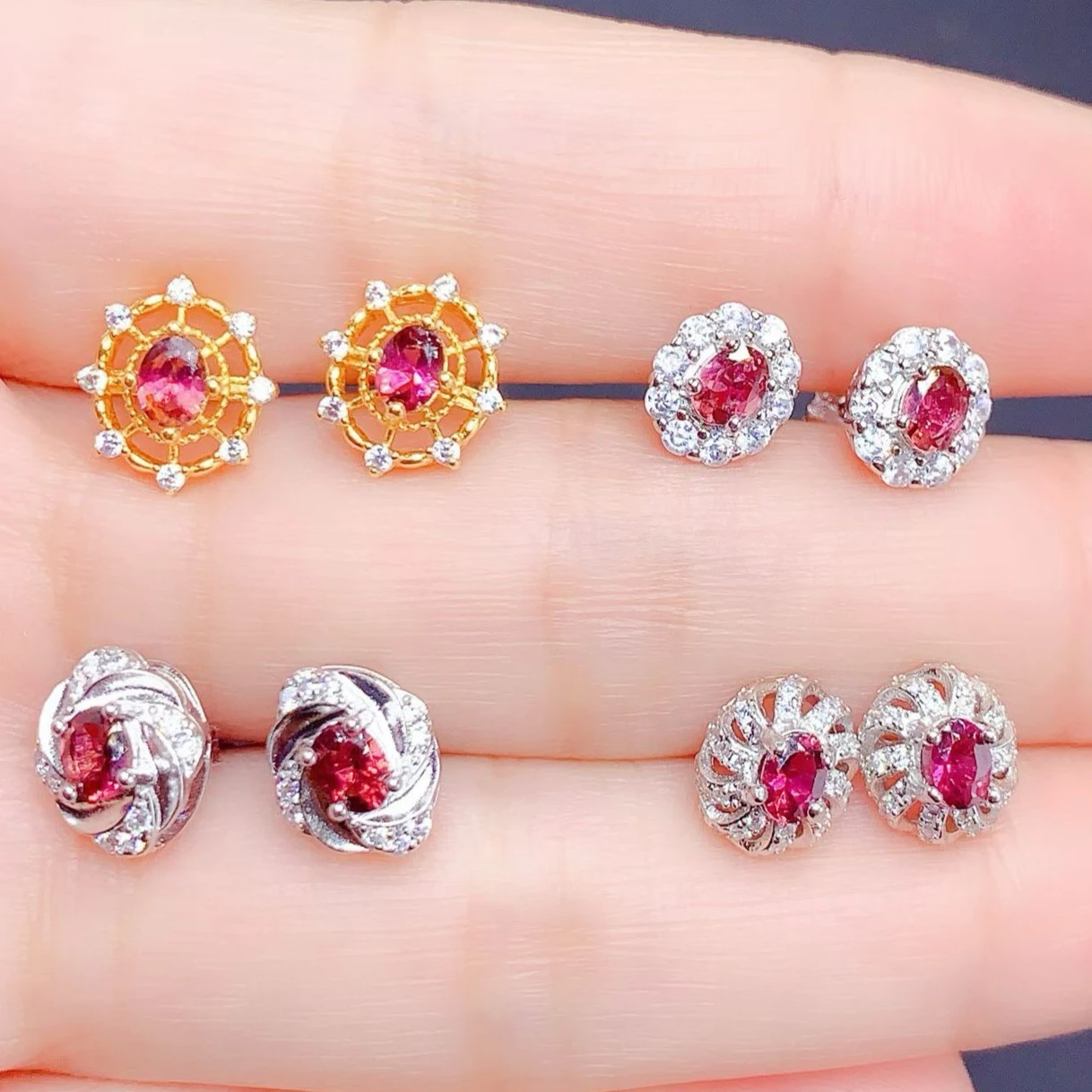 

Exquisite Design 925 Silver Stud Earrings Natural Garnet Earrings with Certificate 3mm*4mm Genuine Pyrope Garnet Jewelry