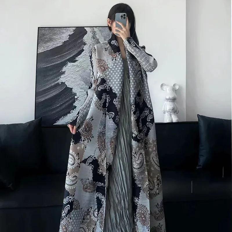 Pleats Elegant  abaya 2024 Autumn New Pleated Long Section Loose Plus Size Arabian Long Robe Coat Cloak Women Clothing