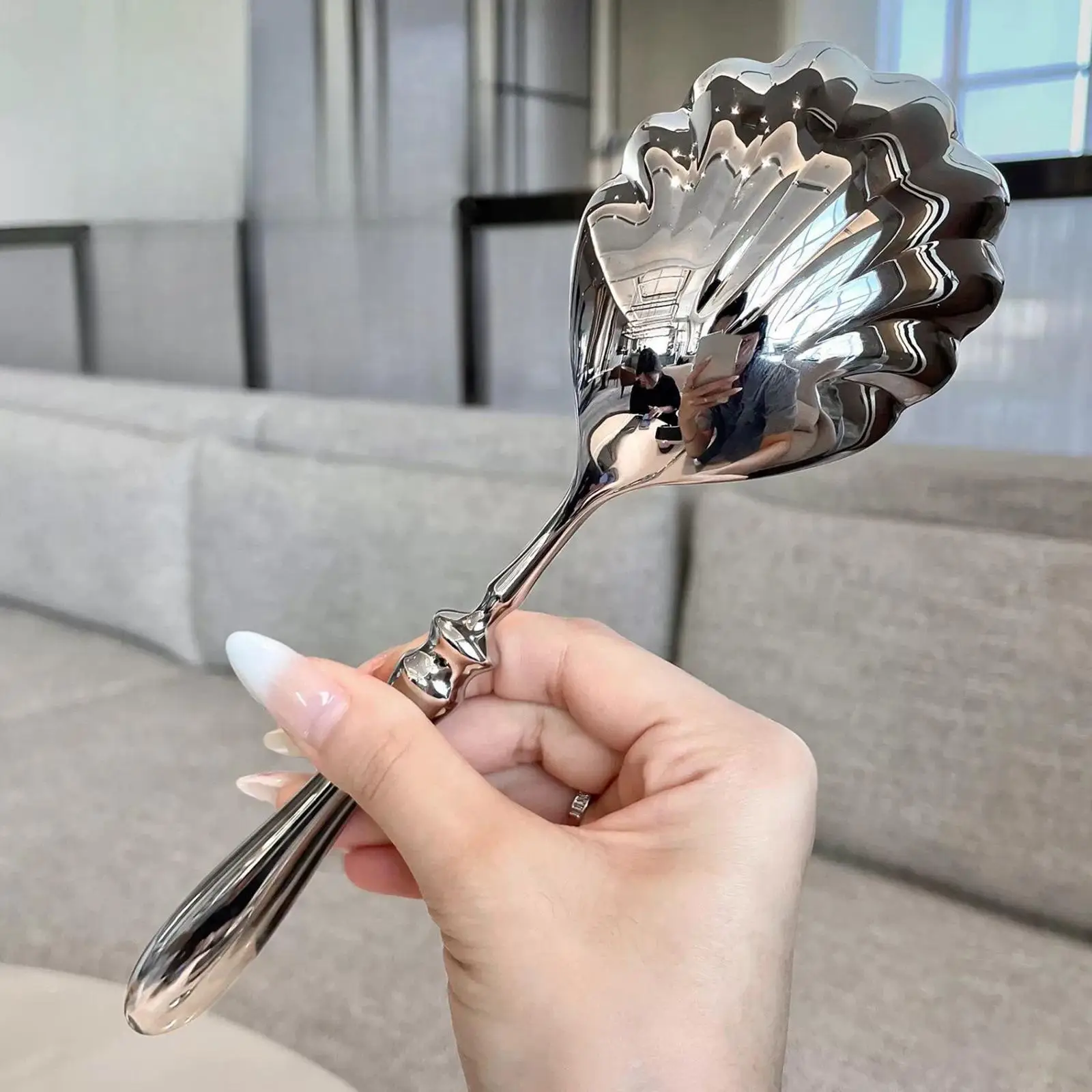 Modern Shell Spoon Long Handle Stainless Steel Serving Table Spoon for Wedding Buffet Catering Home