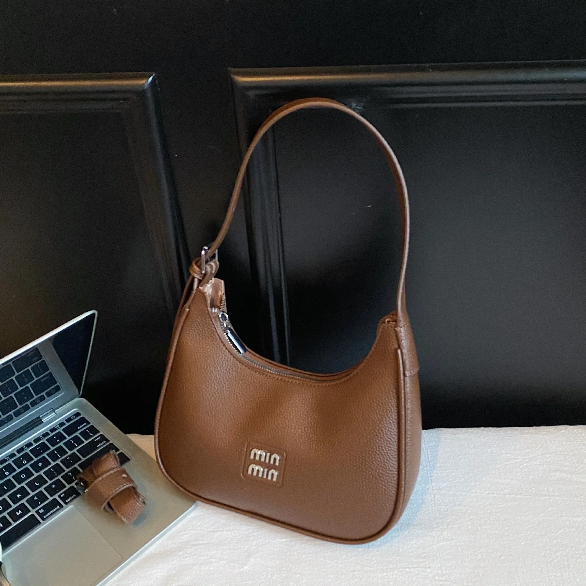 

Винтажная женская сумка-полумесяц, новинка осенне-зимнего сезона, черная сумка-пельмень для города, кроссбоди, на плечо, тоут