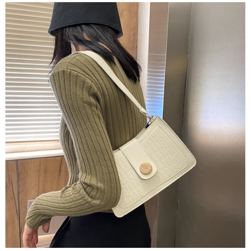 Retro Women's Chain Small Shoulder Bag Solid Color PU Leather Ladies Underarm Bags Fashion Female Armpit Bag Tote Purse Handbags