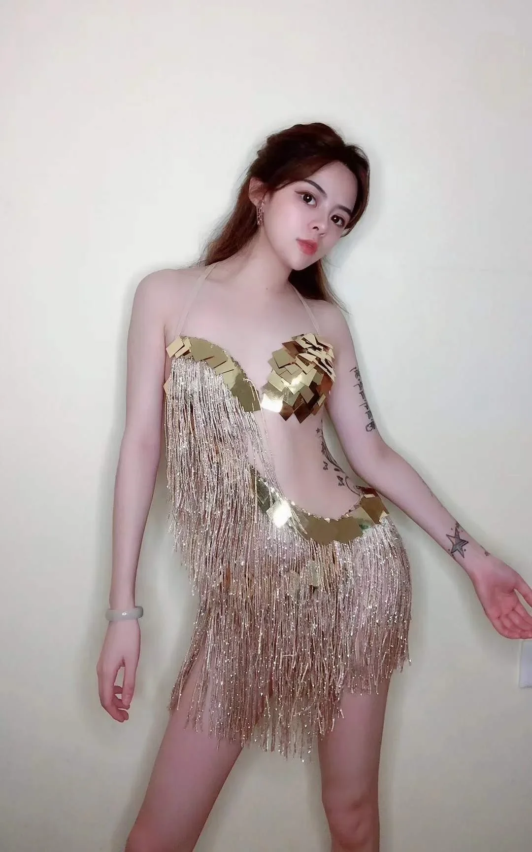 

Halter Shining Gold Mirror Sequins Tassel Hollow Out Sexy Dress For Women Nightclub DJ Clothing Stage Singer Costumes Pole Wear