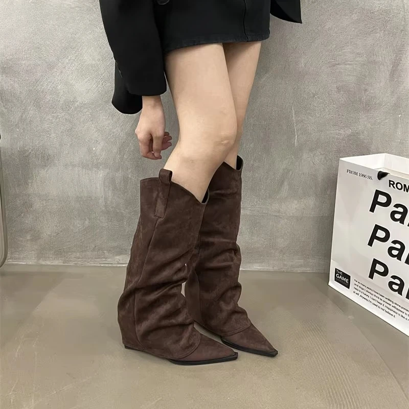 Stivali alti al ginocchio da donna firmati invernali Moda punta a punta Slip On Stivaletti lunghi Designer Tacchi spessi Botas De Mujer