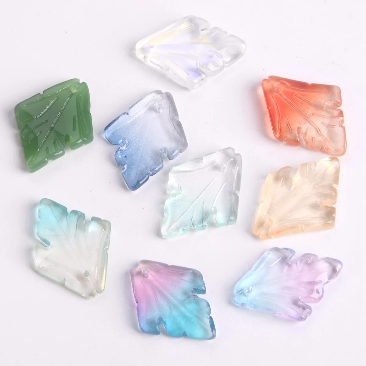 10pcs 25x18mm Rhombu Maple Leaf Shape Lampwor Crystal Glass Loose Crafts Beads Top Drilled Pendants For Jewelry Making DIY