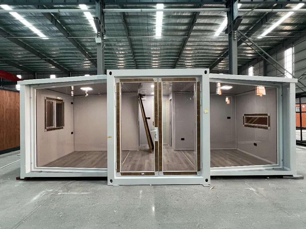 Scenic Area Mobile Container Home Double Wing Expansion Three-One Expandable Sandwich Panel Steel Container House for Shop Use