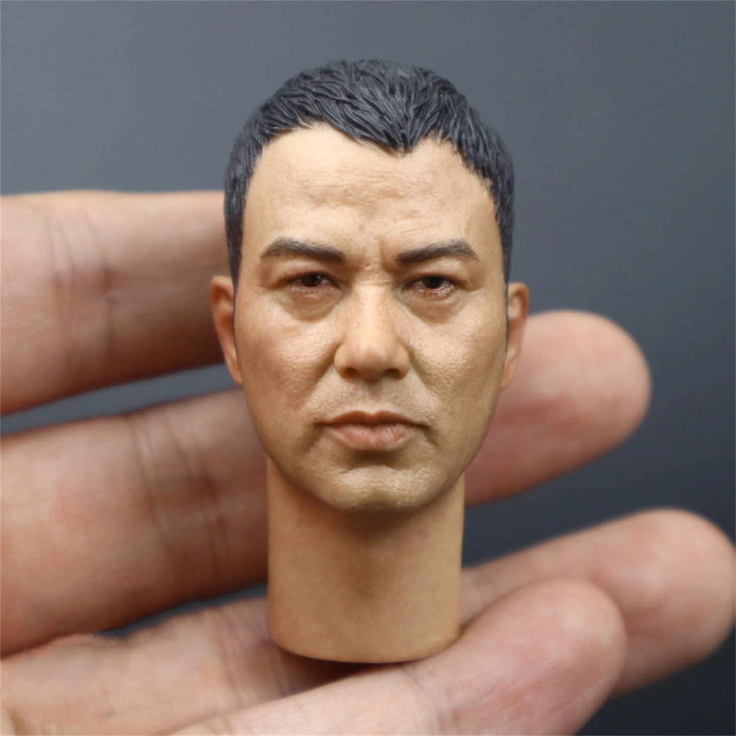 

Масштаб 1/6 Yam Tat-wah Simon Yam Head Sculpt Модель для 12-дюймовой фигурки Worldbox