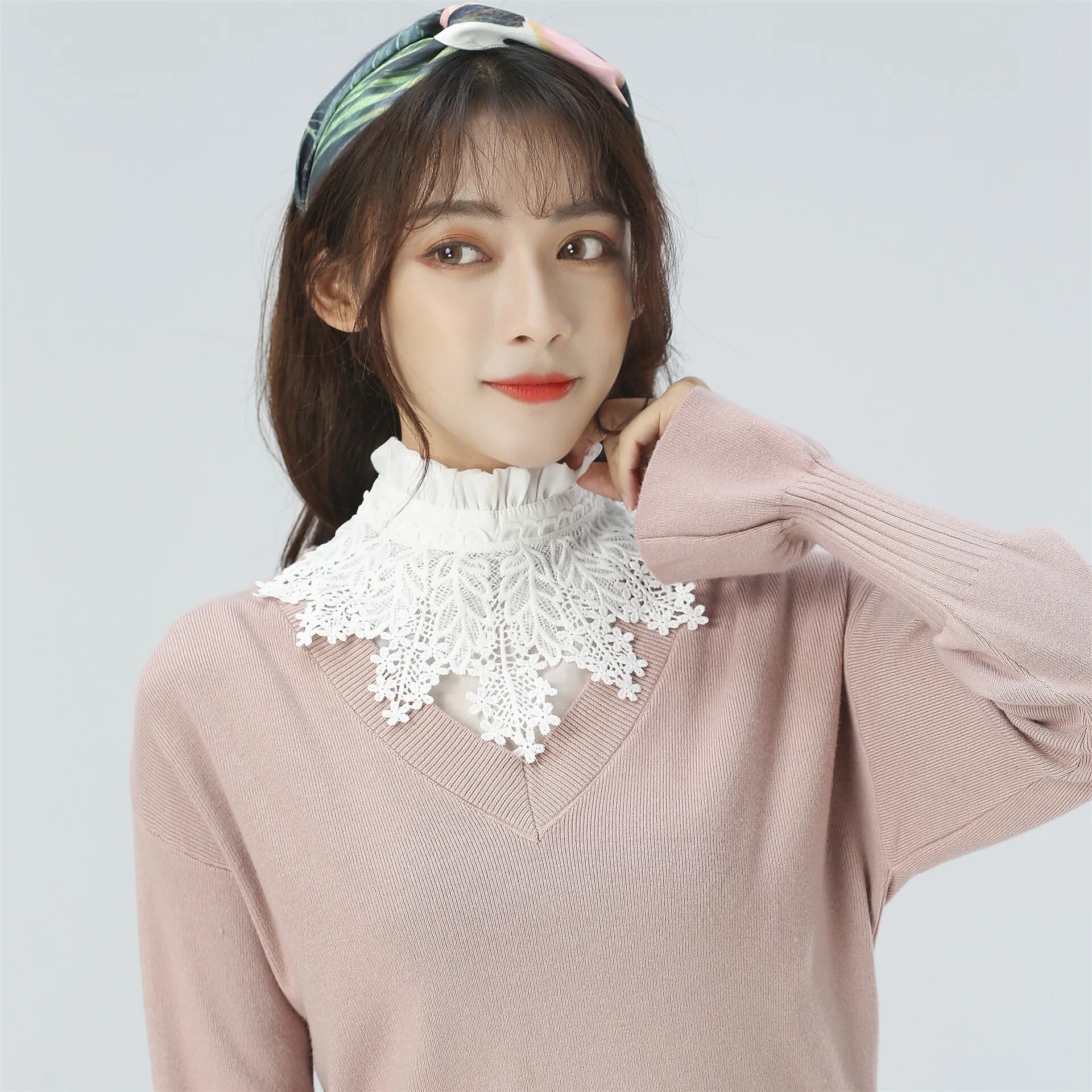 Beautiful White Standing Lady Flower Patch Decoration Shirt Fake Collar Children