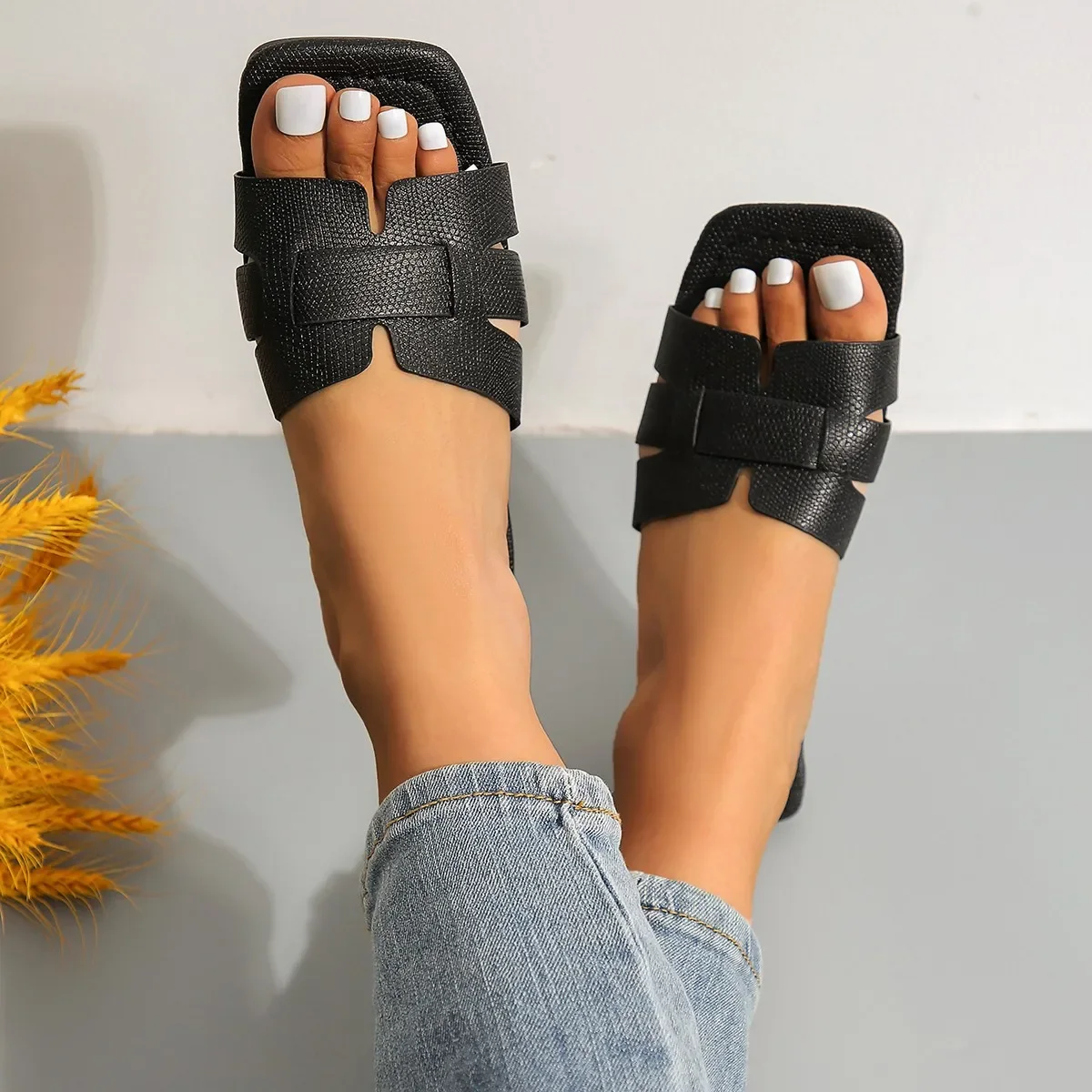 New Women Slippers Fashion Designer Beach Flats Woman Casual Sandals Dress Walking Flip Flops Open Toe Slides Mujer Zapatos image 4