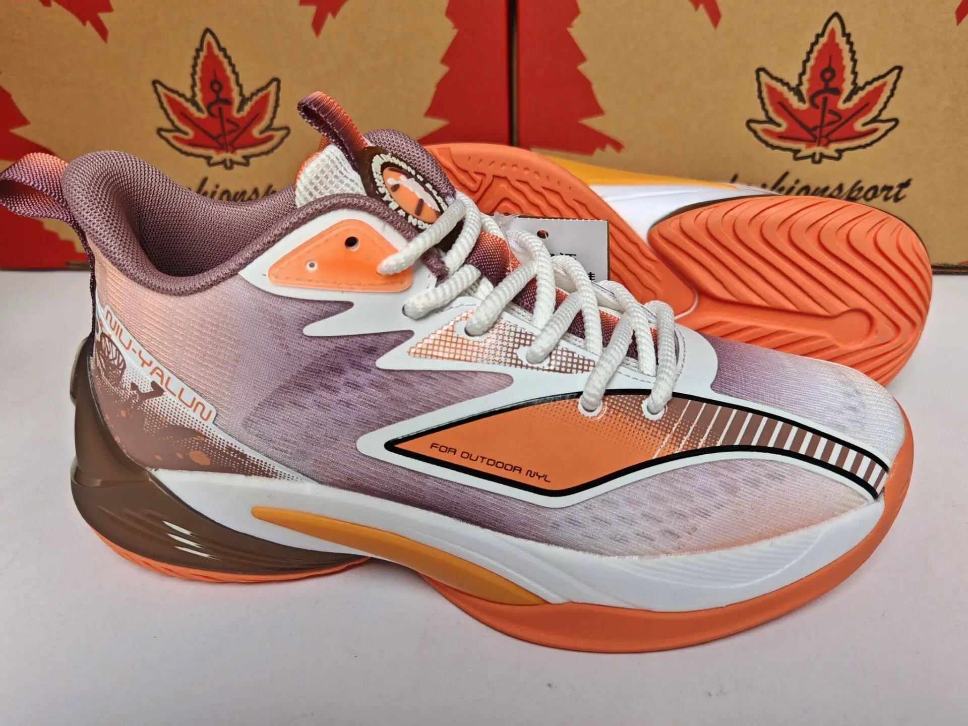 

Популярные противоскользящие, износостойкие, качественные баскетбольные кроссовки. Высокоэластичные баскетбольные кроссовки. Повседневная обувь. Отлично.