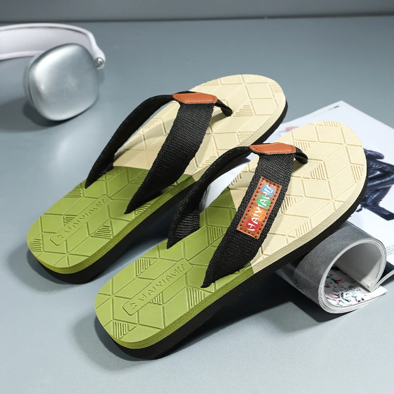 Summer men's slippers fashion comfortable breathable flip-flops ultra-light home indoor bathroom slippers outdoor beach shoes 45