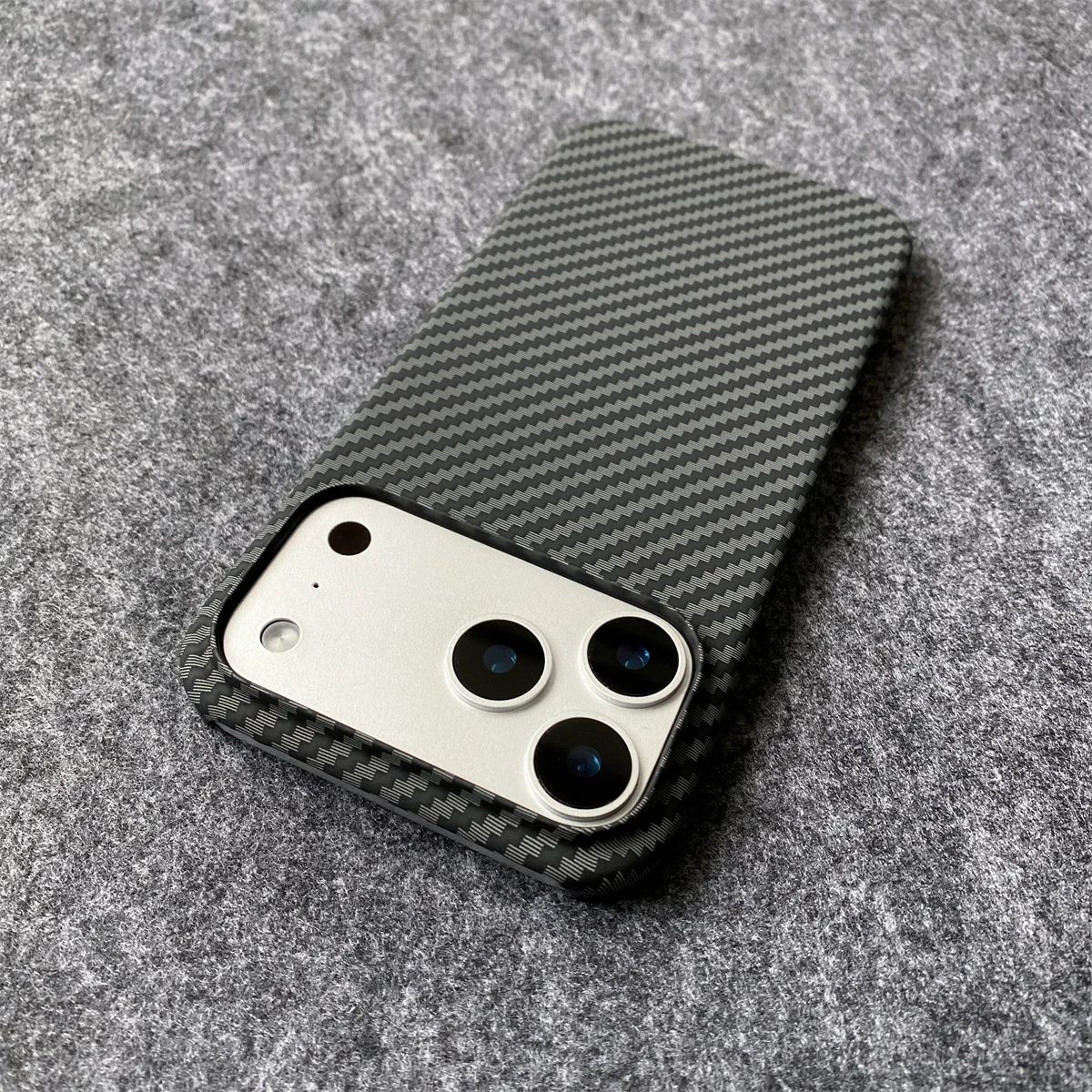 Stoßfeste Rahmenlose Carbonfaser-Hartschalenhülle für iPhone Air 17 16 15 14 Plus 18 13 12 11 Pro Max Leder-Schutzhülle – Detail 13