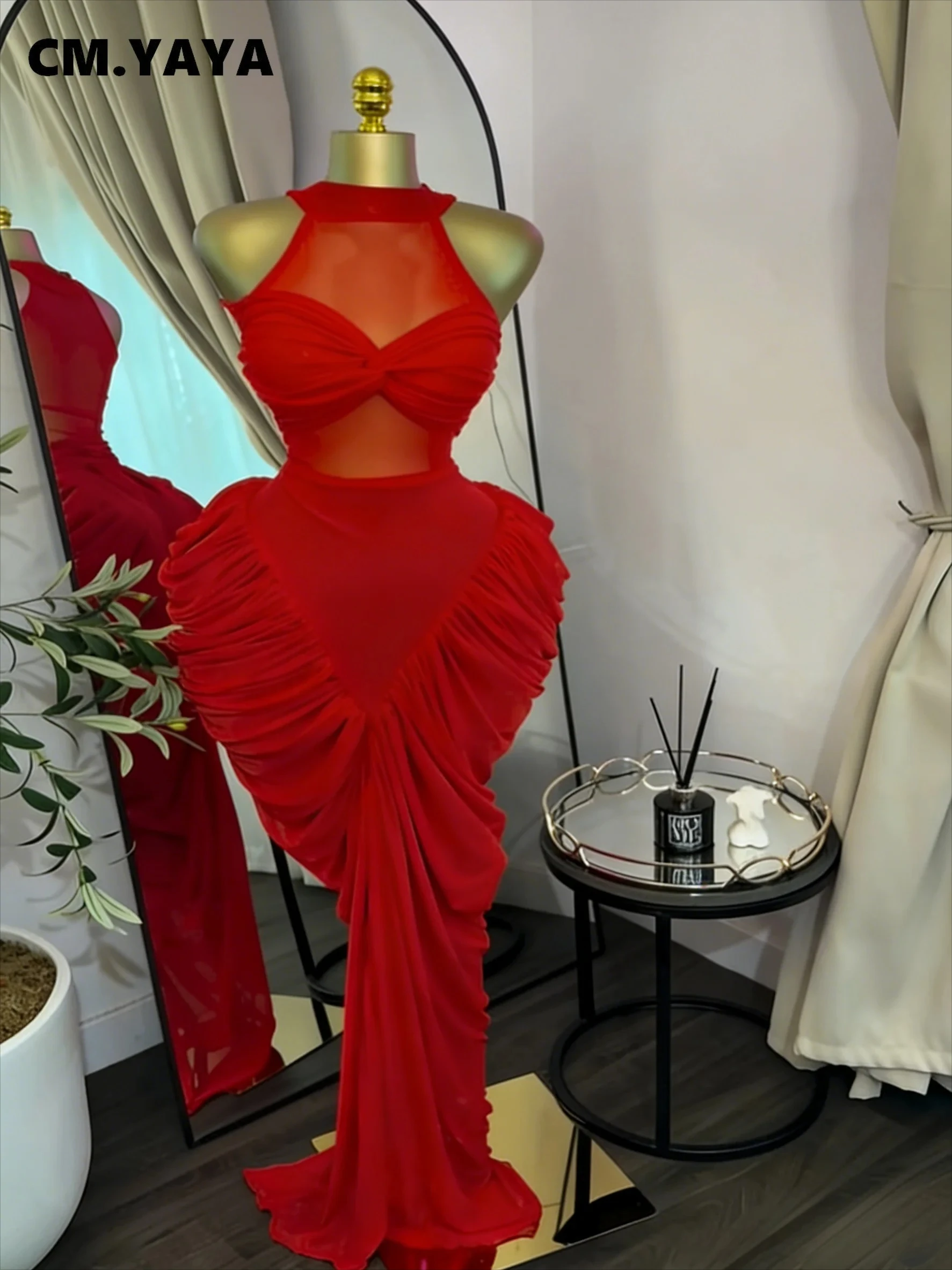beautiful long lace dresses Polina Ivanova Atelier | Verona in Chantilly lace main image 0